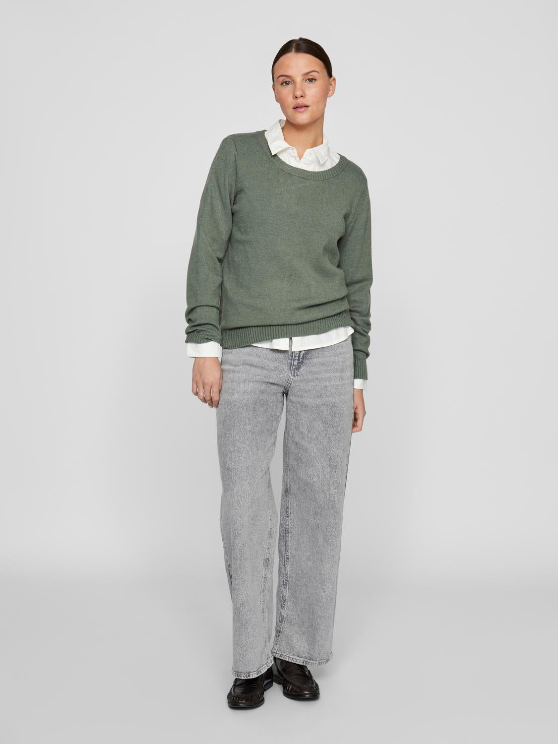 model_shot-front_full